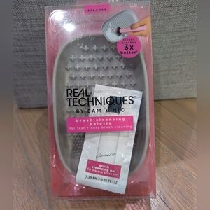 Real Techniques Brush Cleansing Palette